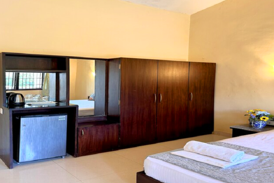 Premium hotel rooms in Tapovan